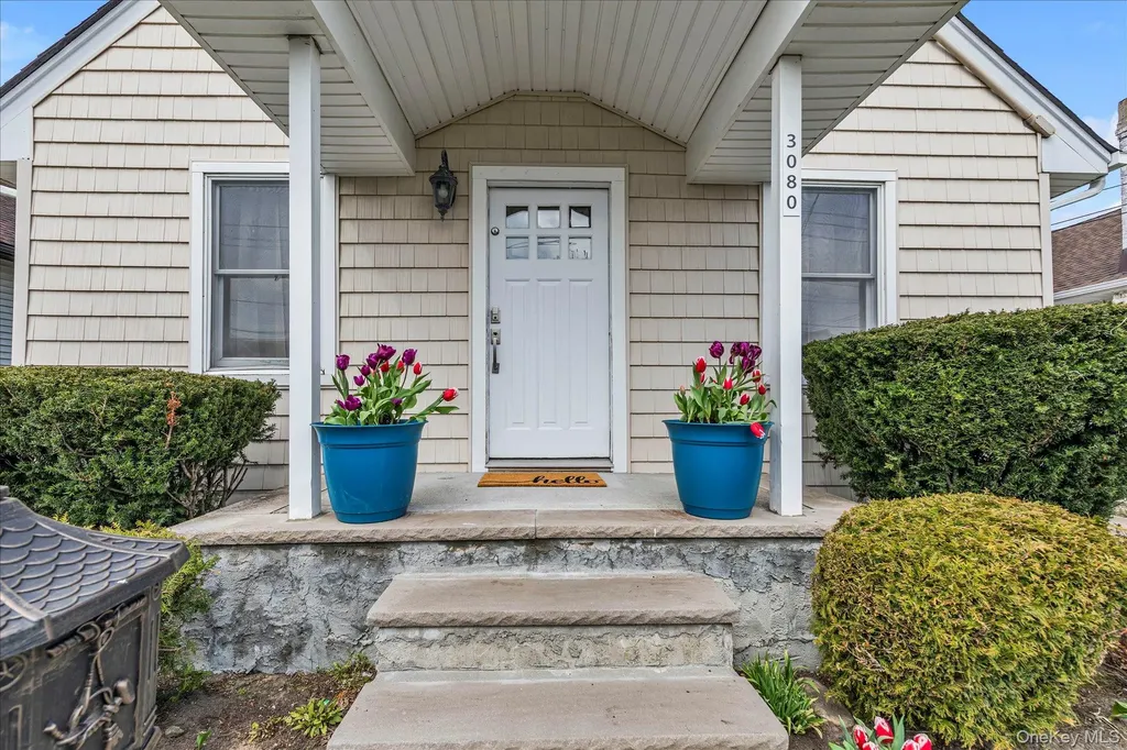 3080 Roxbury Road Oceanside NY 11572