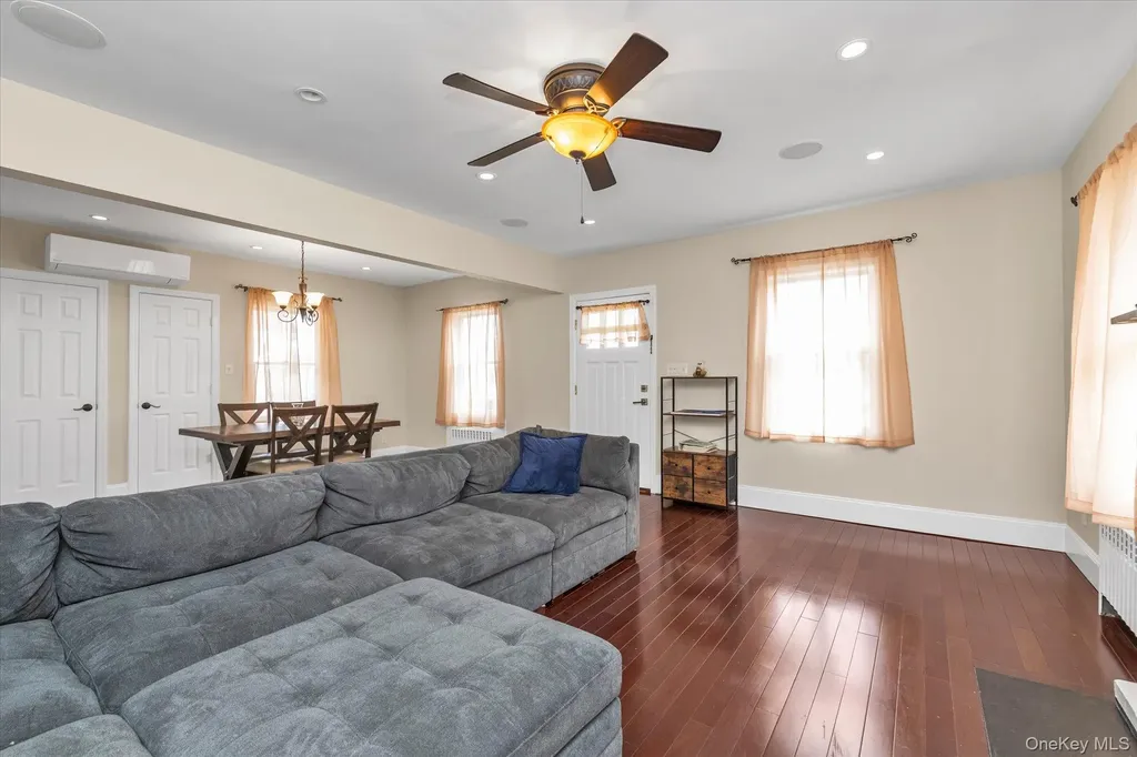 3080 Roxbury Road Oceanside NY 11572