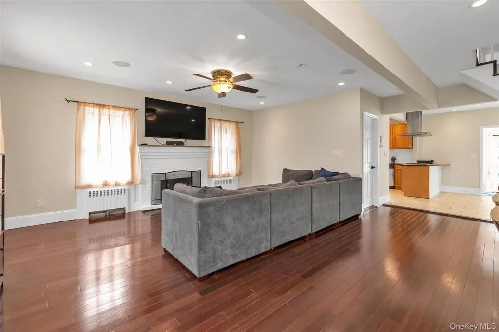 3080 Roxbury Road Oceanside NY 11572