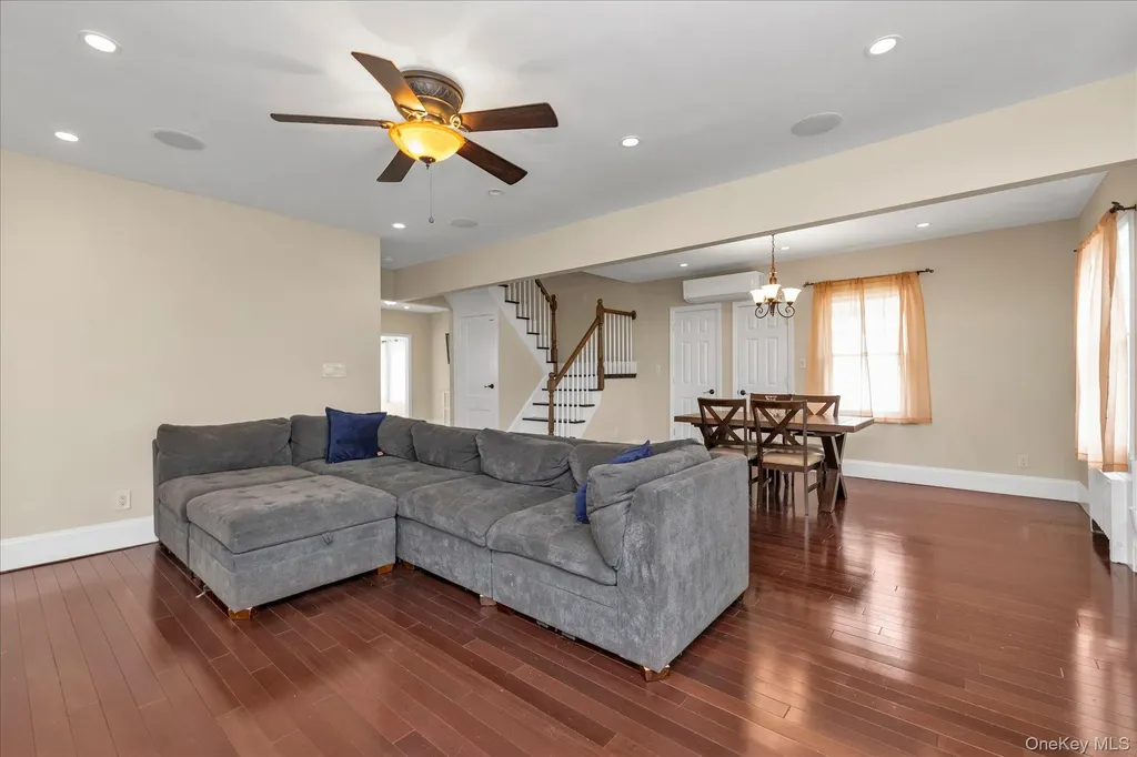 3080 Roxbury Road Oceanside NY 11572