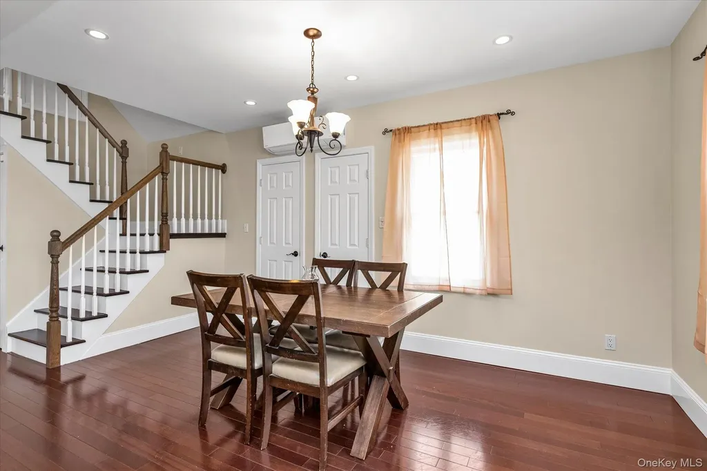 3080 Roxbury Road Oceanside NY 11572