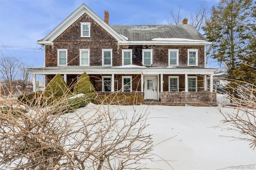 250 Main Road Riverhead NY 11901