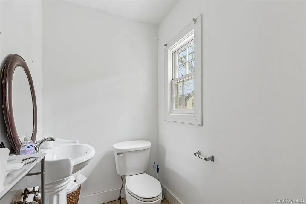 250 Main Road Riverhead NY 11901