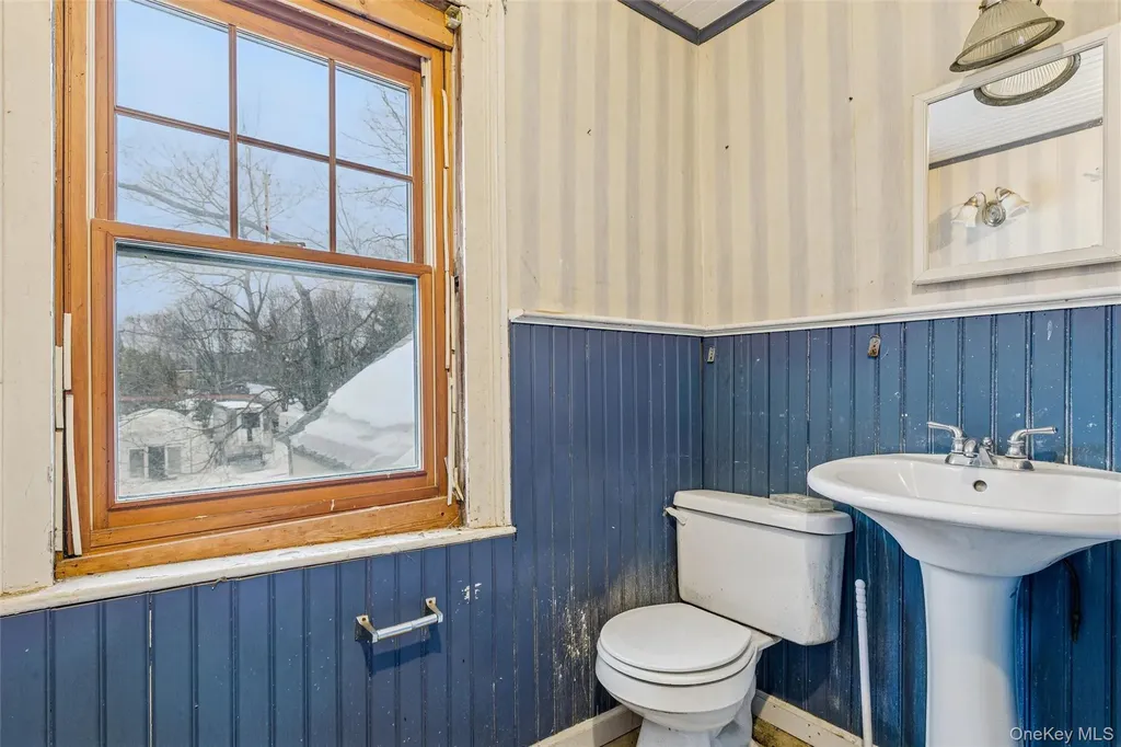 250 Main Road Riverhead NY 11901