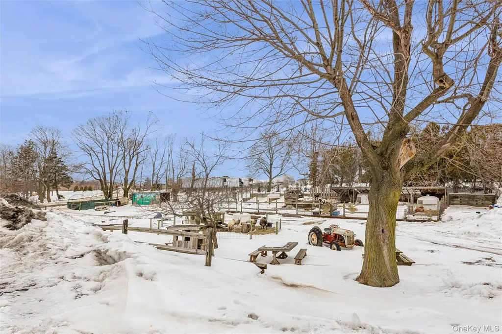 250 Main Road Riverhead NY 11901