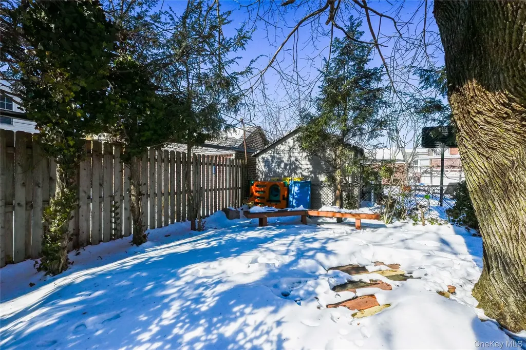 7358 189th Street Fresh Meadows NY 11366