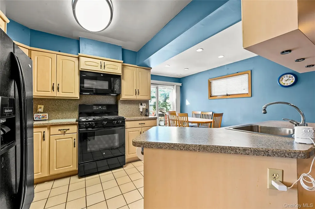 7358 189th Street Fresh Meadows NY 11366