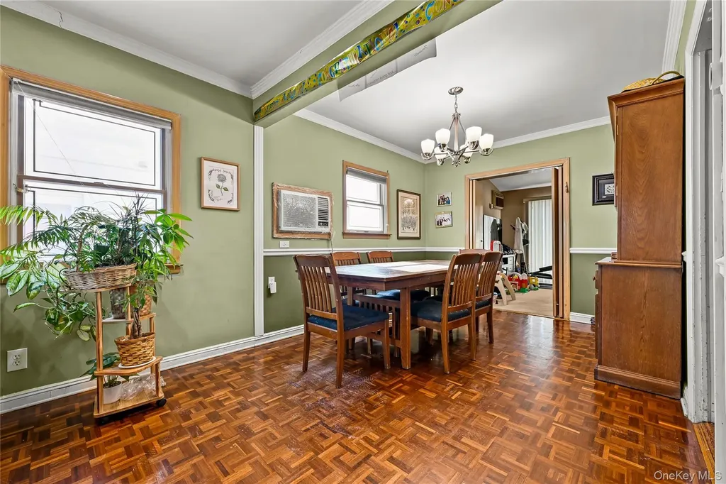 7358 189th Street Fresh Meadows NY 11366