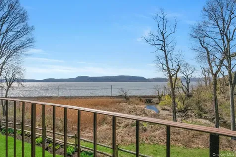 311 Kemeys Cove Briarcliff Manor NY 10510
