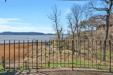 311 Kemeys Cove Briarcliff Manor NY 10510
