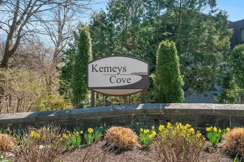 311 Kemeys Cove Briarcliff Manor NY 10510