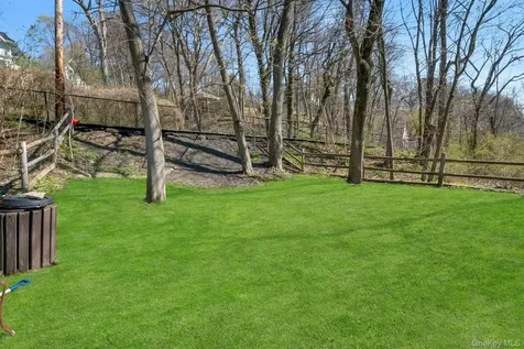 311 Kemeys Cove Briarcliff Manor NY 10510