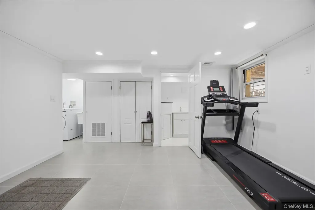 63-55A Douglaston Parkway Douglaston NY 11362