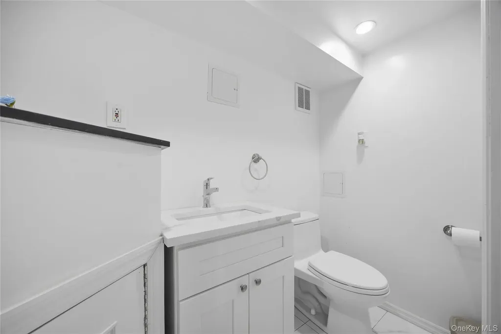 63-55A Douglaston Parkway Douglaston NY 11362