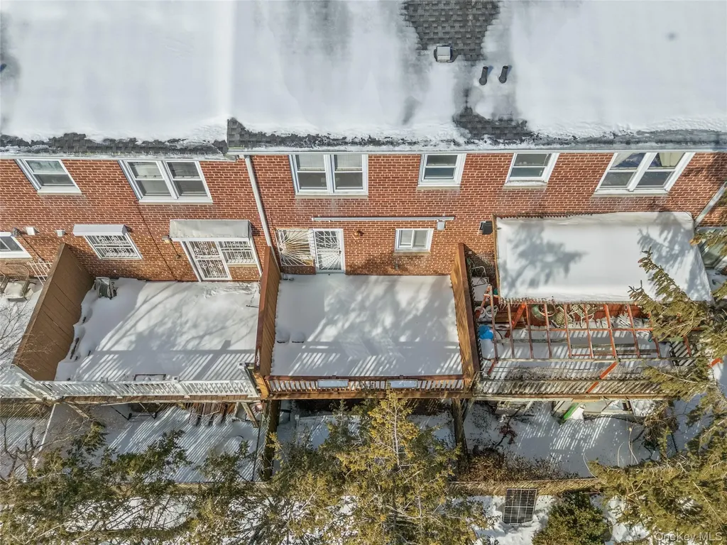 63-55A Douglaston Parkway Douglaston NY 11362