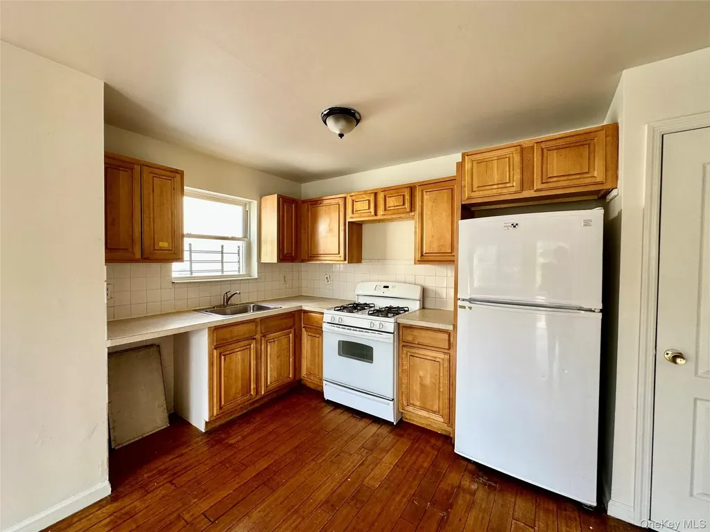 1907 Arnow Avenue Bronx NY 10469