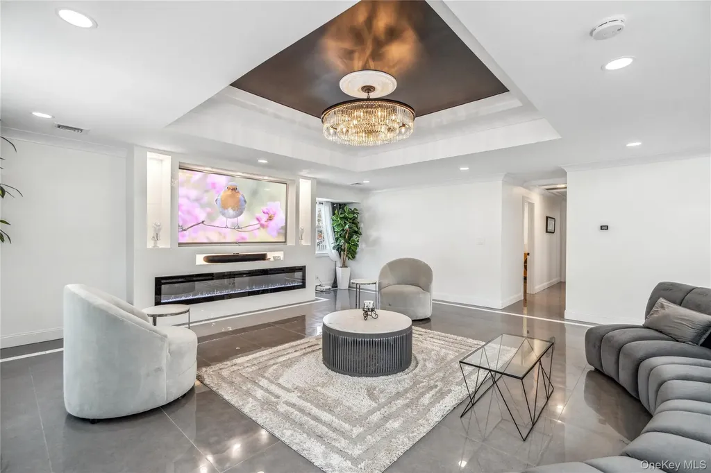 11 Gallatin Drive Dix Hills NY 11746