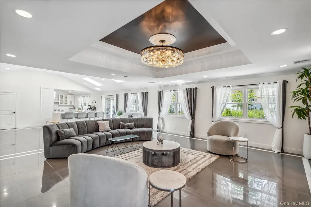 11 Gallatin Drive Dix Hills NY 11746