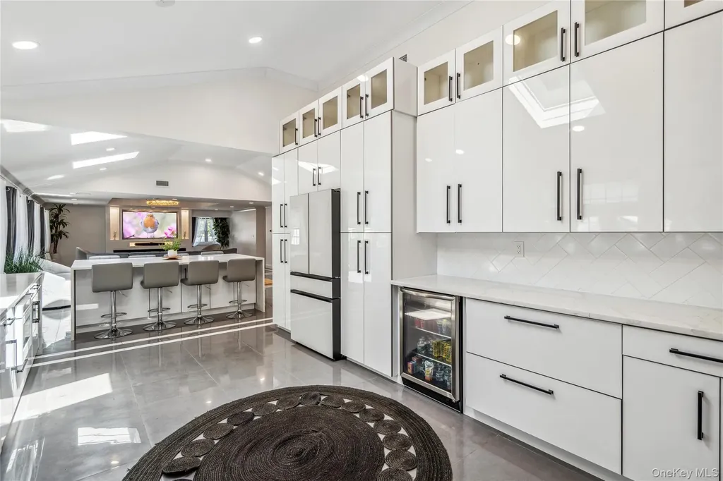 11 Gallatin Drive Dix Hills NY 11746
