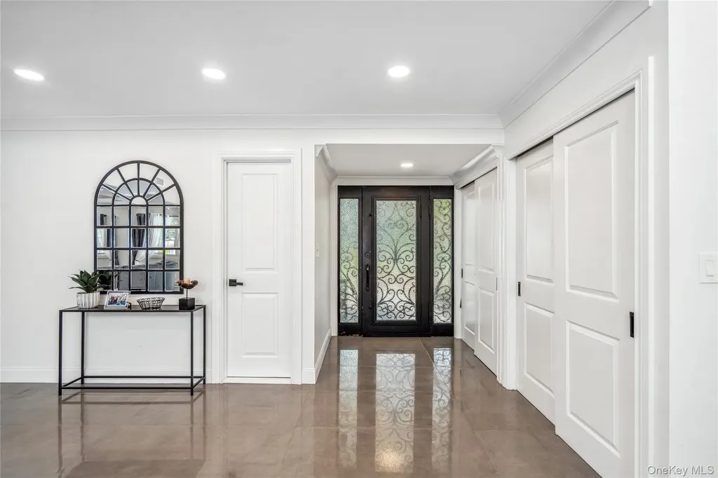 11 Gallatin Drive Dix Hills NY 11746