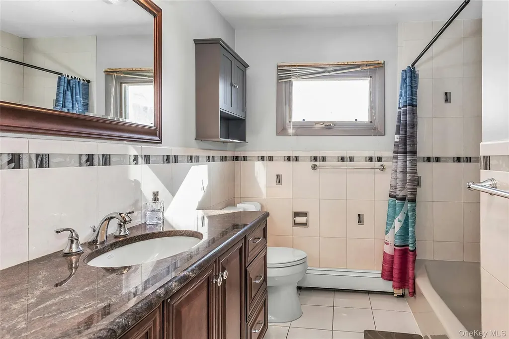 2066 Holland Way Merrick NY 11566