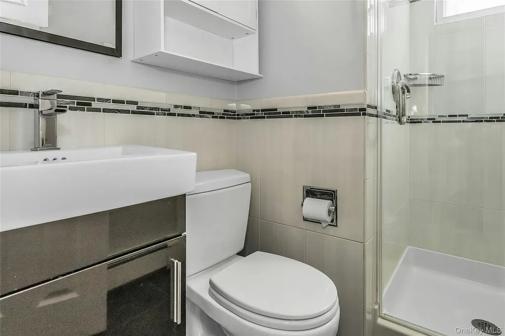 2066 Holland Way Merrick NY 11566