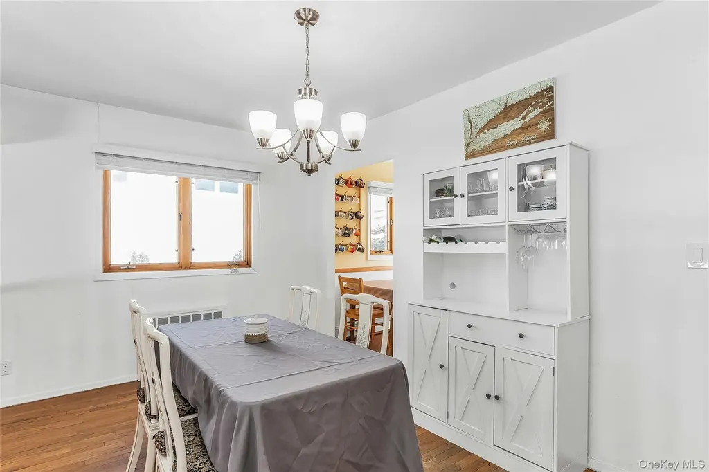 2066 Holland Way Merrick NY 11566