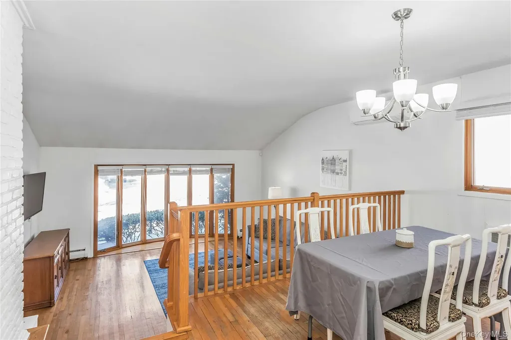2066 Holland Way Merrick NY 11566