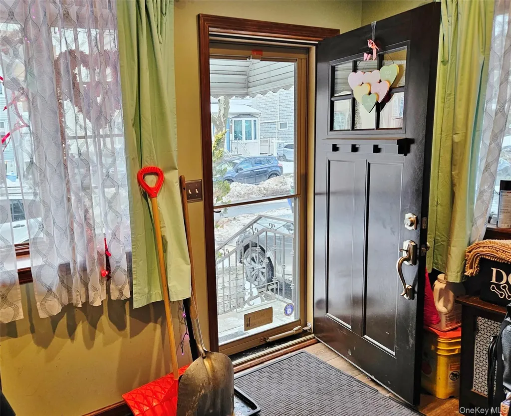 7757 76th Street Glendale NY 11385