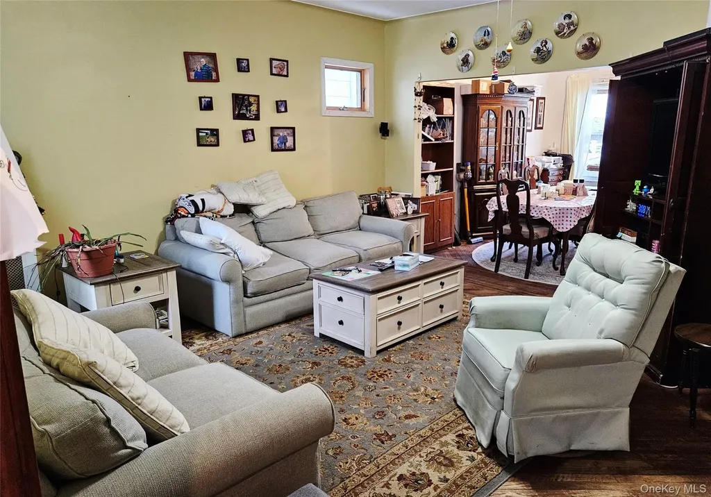 7757 76th Street Glendale NY 11385