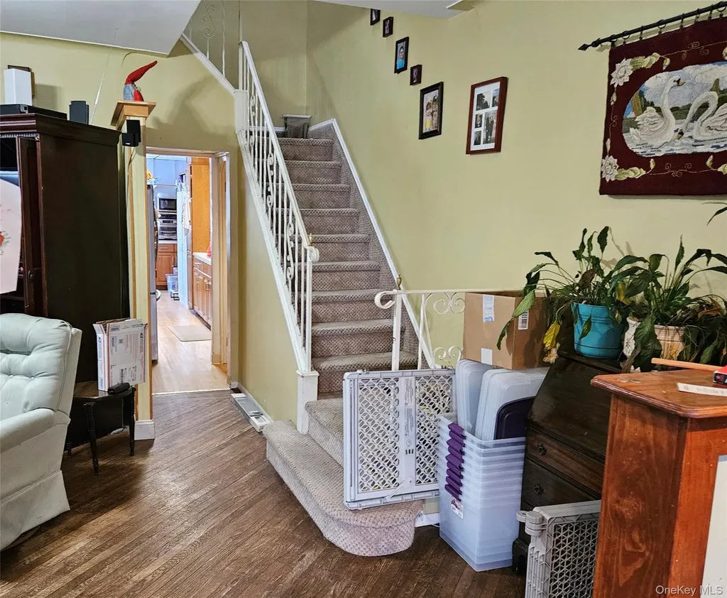 7757 76th Street Glendale NY 11385