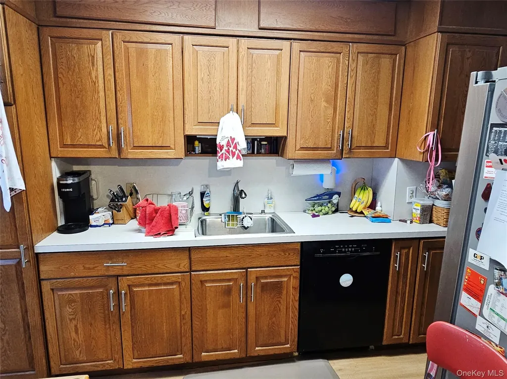 7757 76th Street Glendale NY 11385