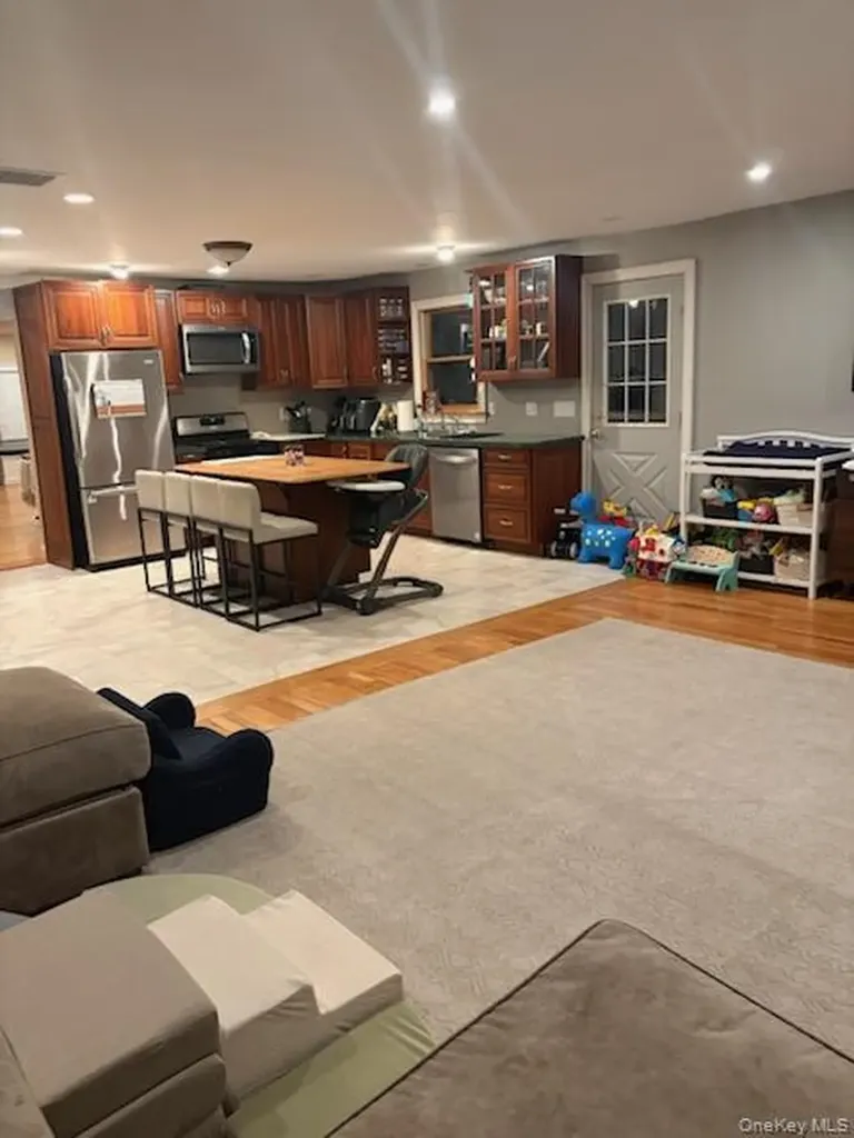 255 Cedar Avenue Patchogue NY 11772