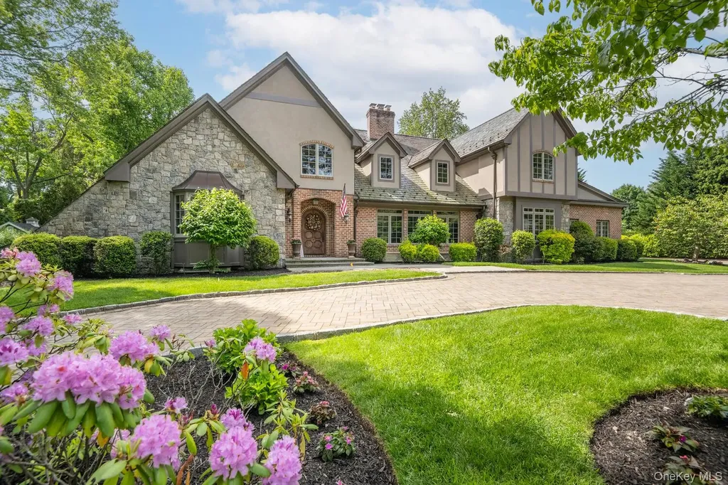 220 Elderfields Road Manhasset NY 11030