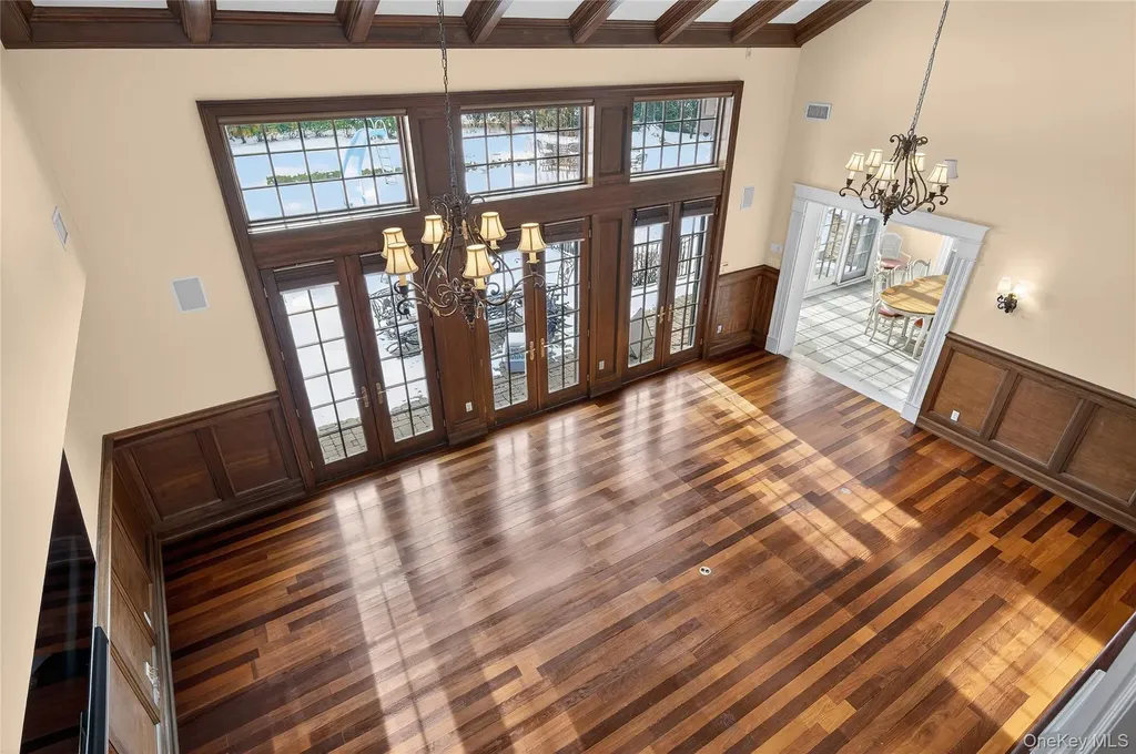 220 Elderfields Road Manhasset NY 11030