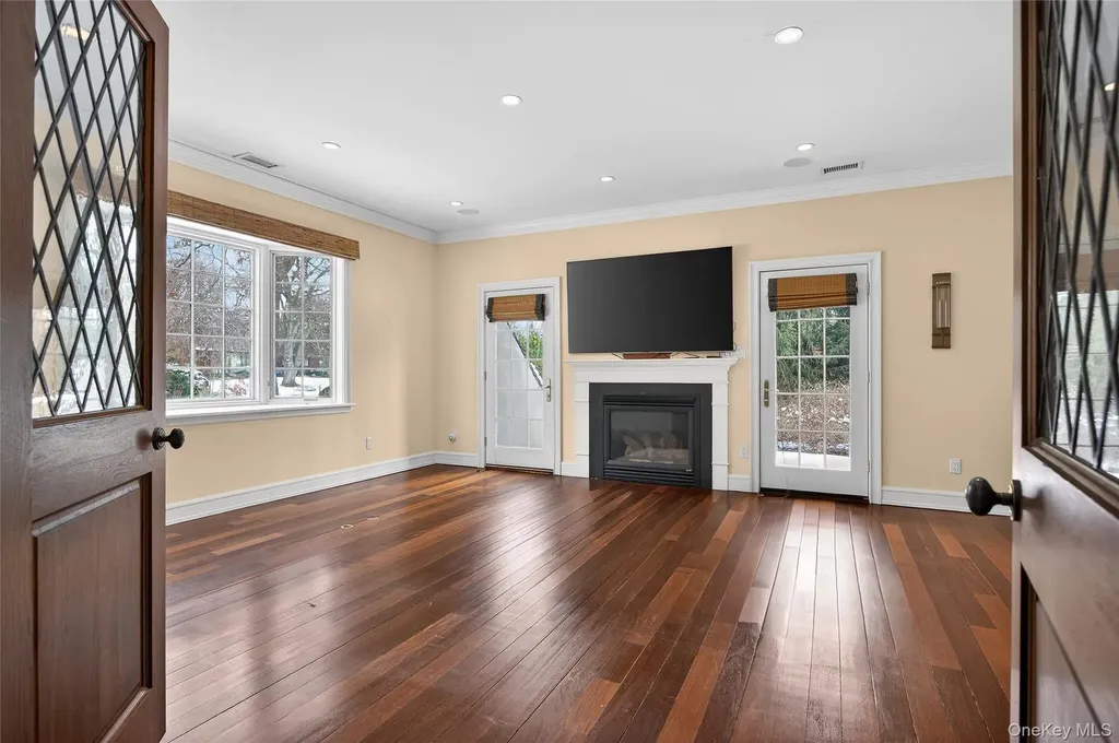 220 Elderfields Road Manhasset NY 11030