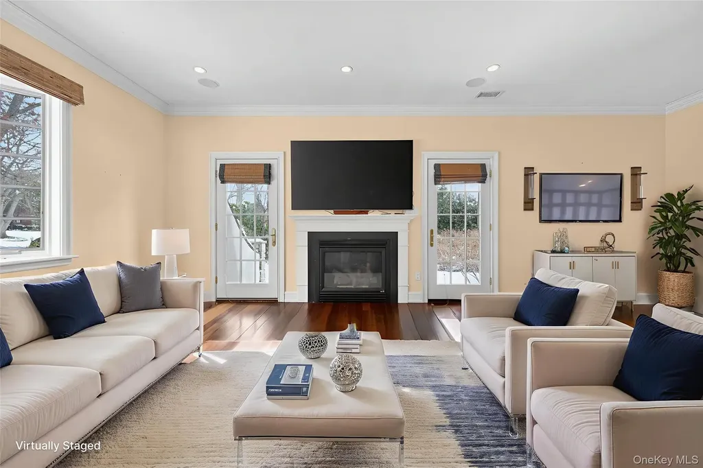 220 Elderfields Road Manhasset NY 11030