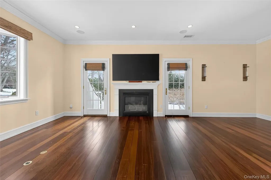 220 Elderfields Road Manhasset NY 11030