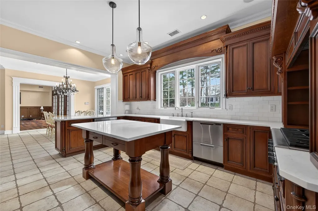 220 Elderfields Road Manhasset NY 11030