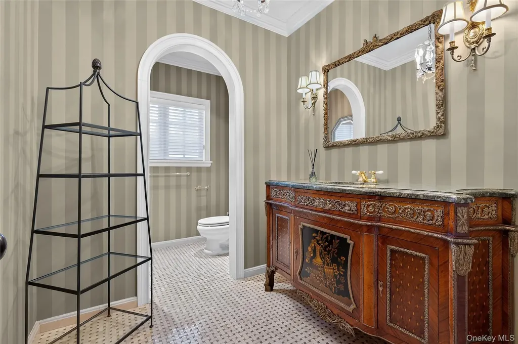 220 Elderfields Road Manhasset NY 11030