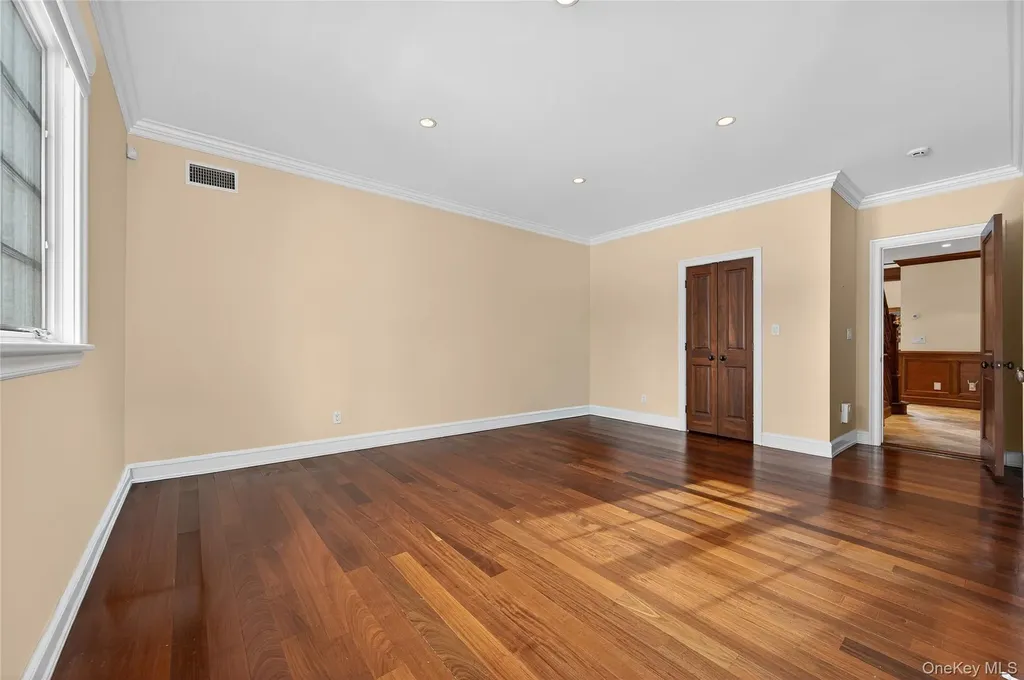 220 Elderfields Road Manhasset NY 11030