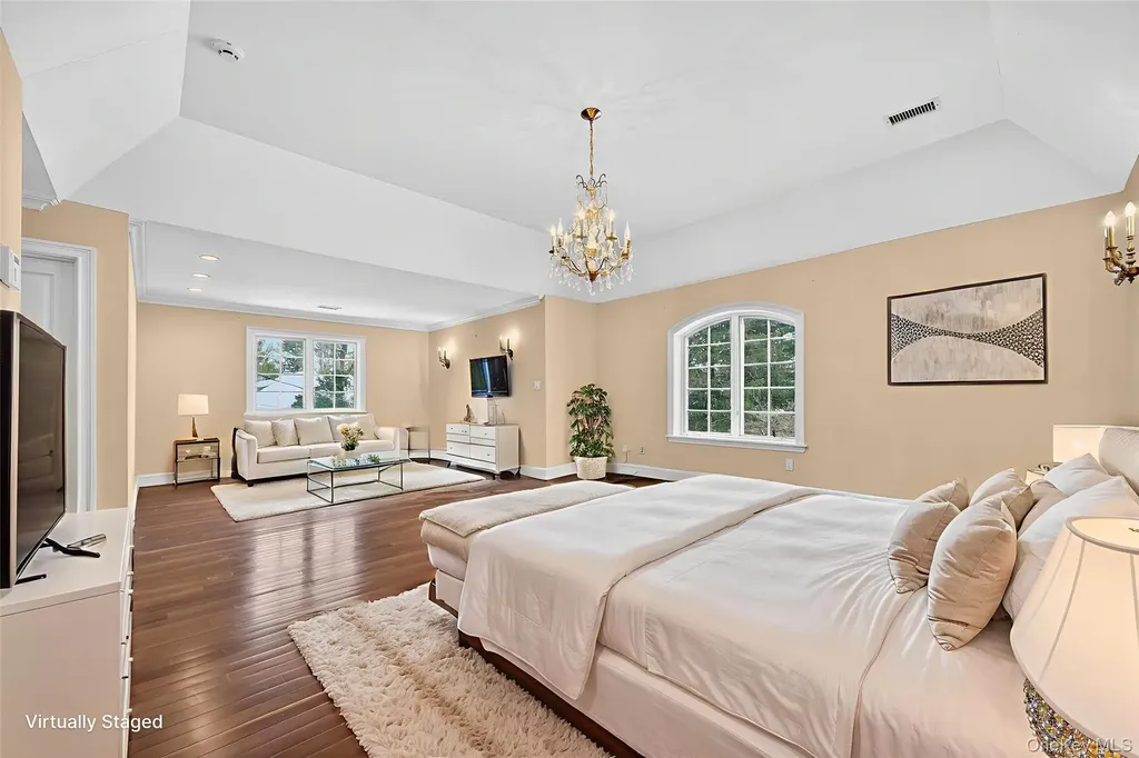 220 Elderfields Road Manhasset NY 11030