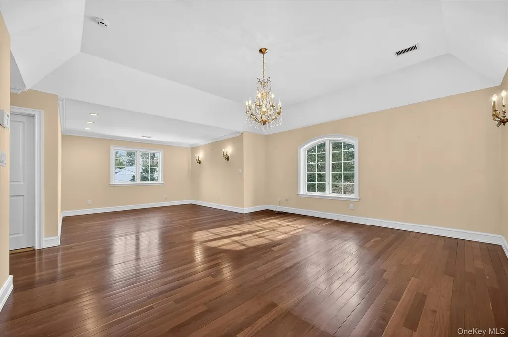 220 Elderfields Road Manhasset NY 11030