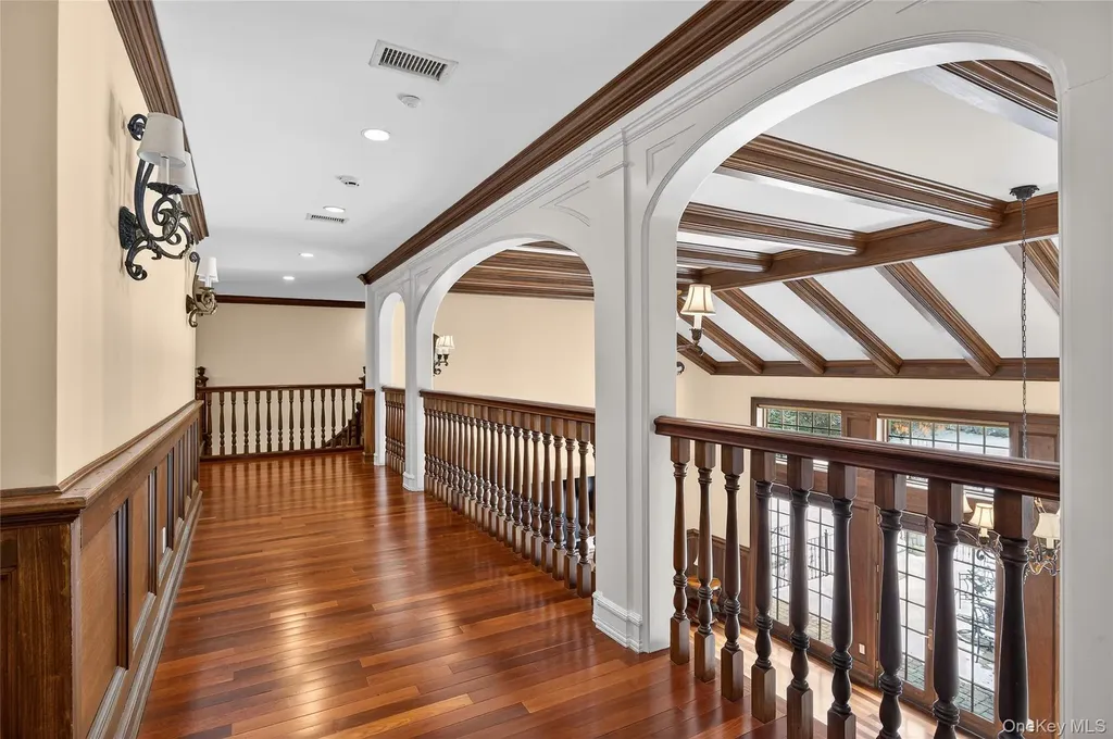 220 Elderfields Road Manhasset NY 11030