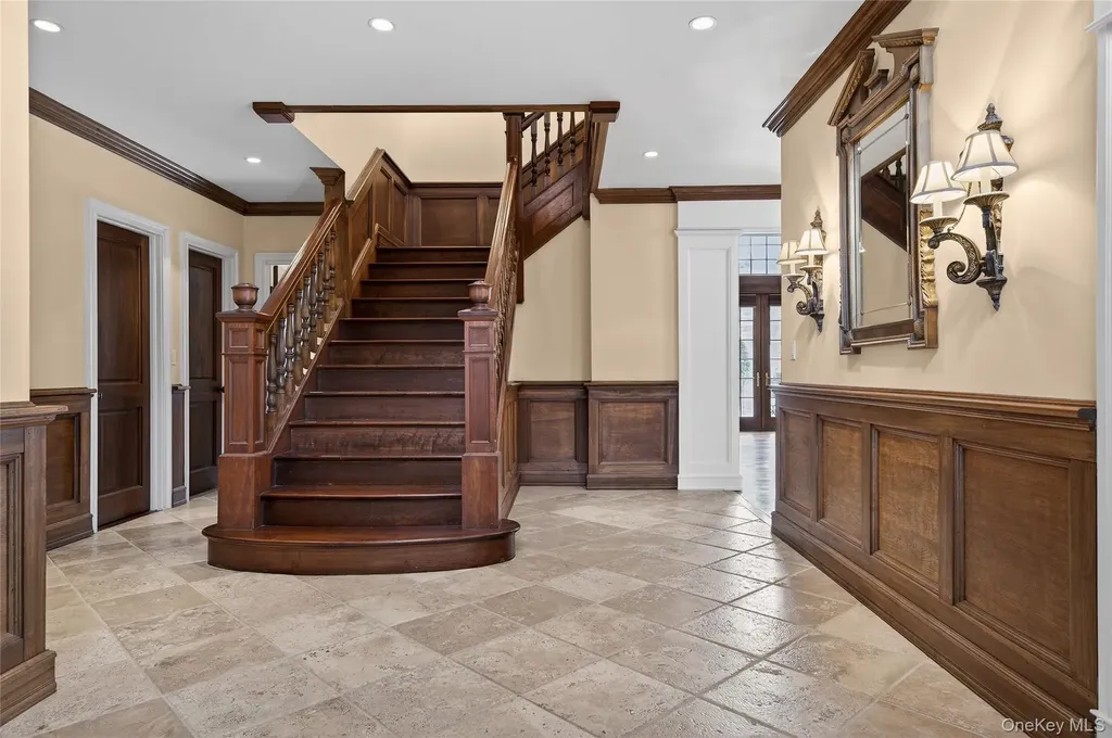 220 Elderfields Road Manhasset NY 11030