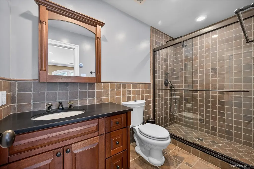 220 Elderfields Road Manhasset NY 11030