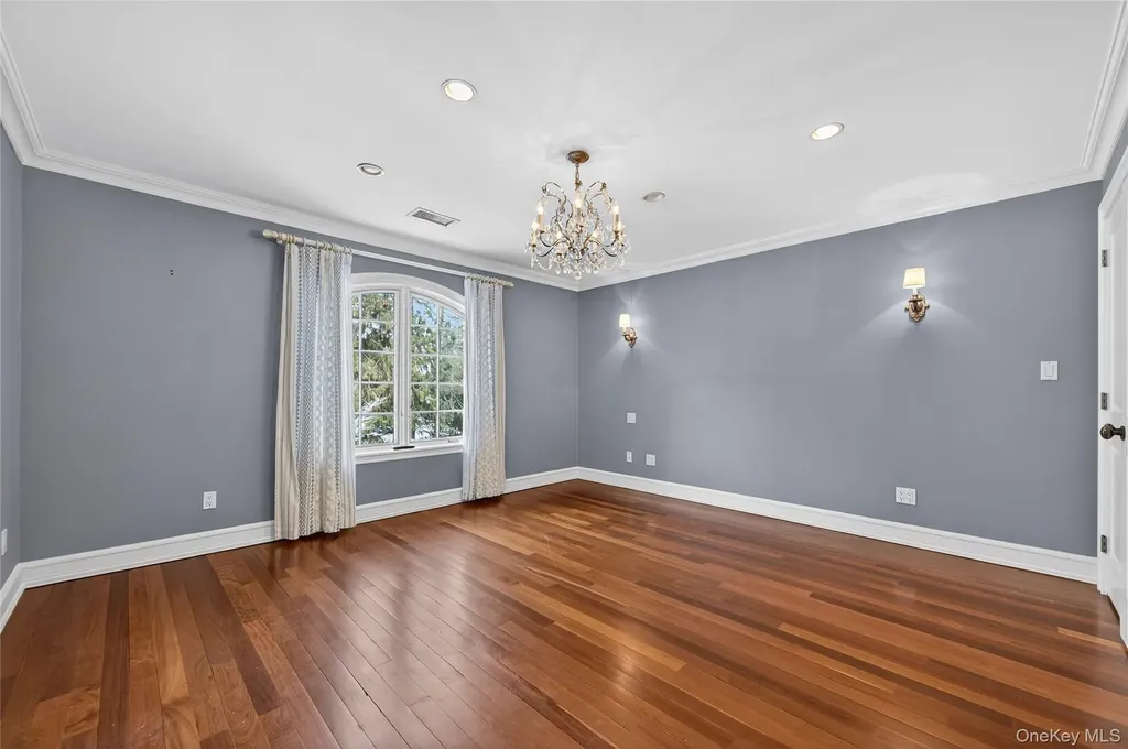 220 Elderfields Road Manhasset NY 11030