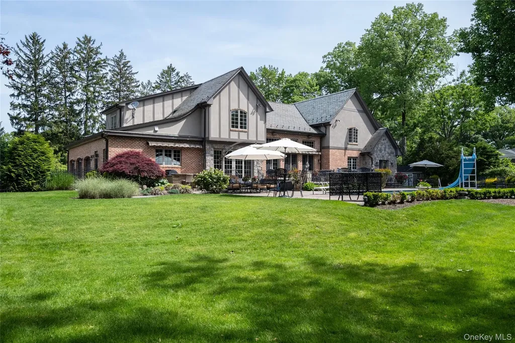 220 Elderfields Road Manhasset NY 11030