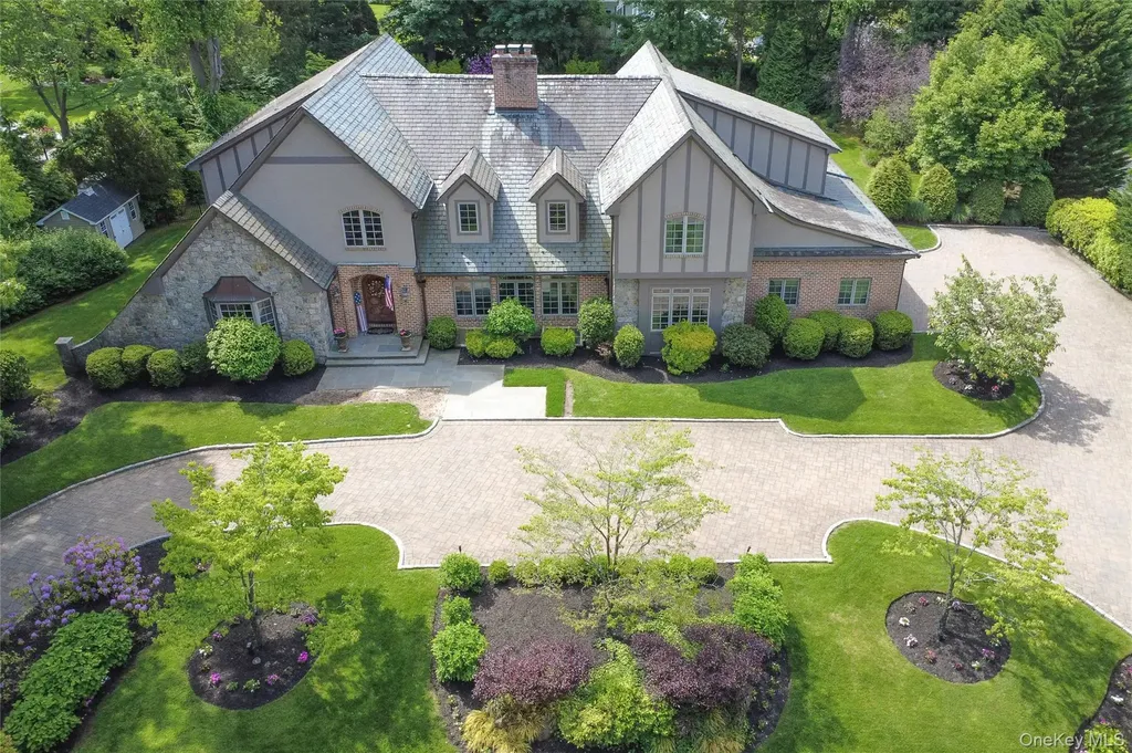 220 Elderfields Road Manhasset NY 11030