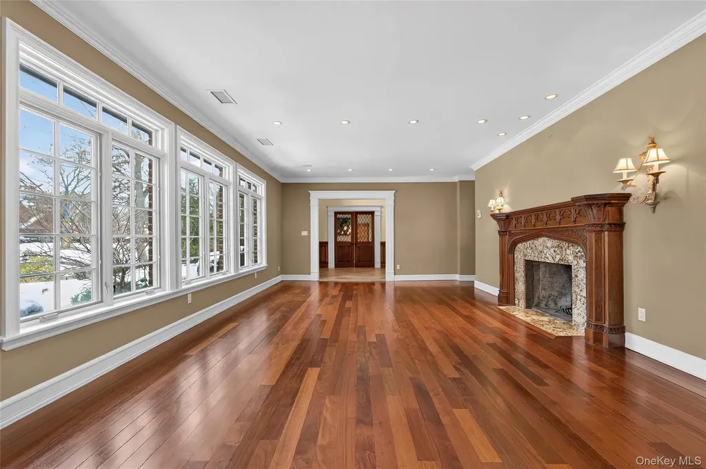 220 Elderfields Road Manhasset NY 11030